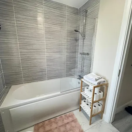 Quarto em Acomodações Particulares Private Cozy Double Bedroom *